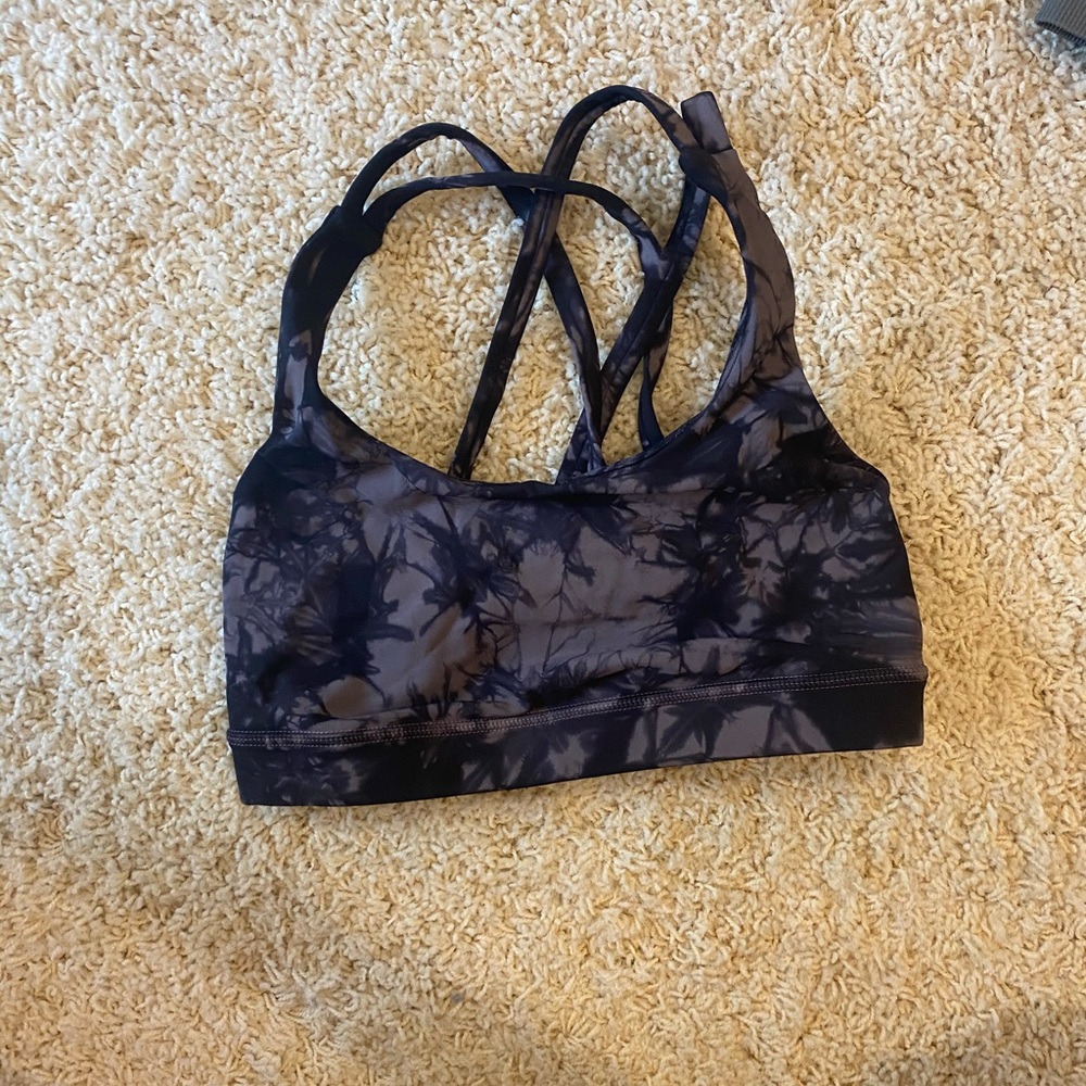 Lululemon sports bra